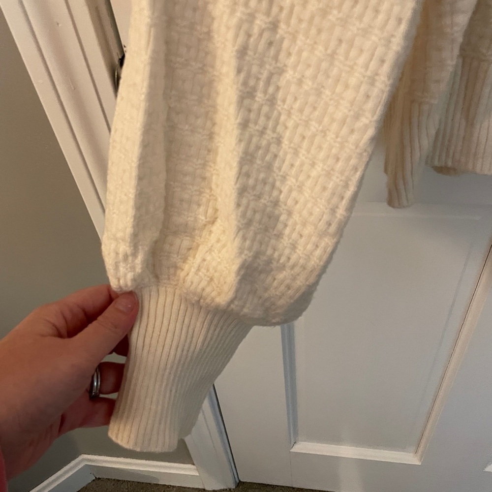 Express V-Neck Bow Cardigan - Picture 4 of 6